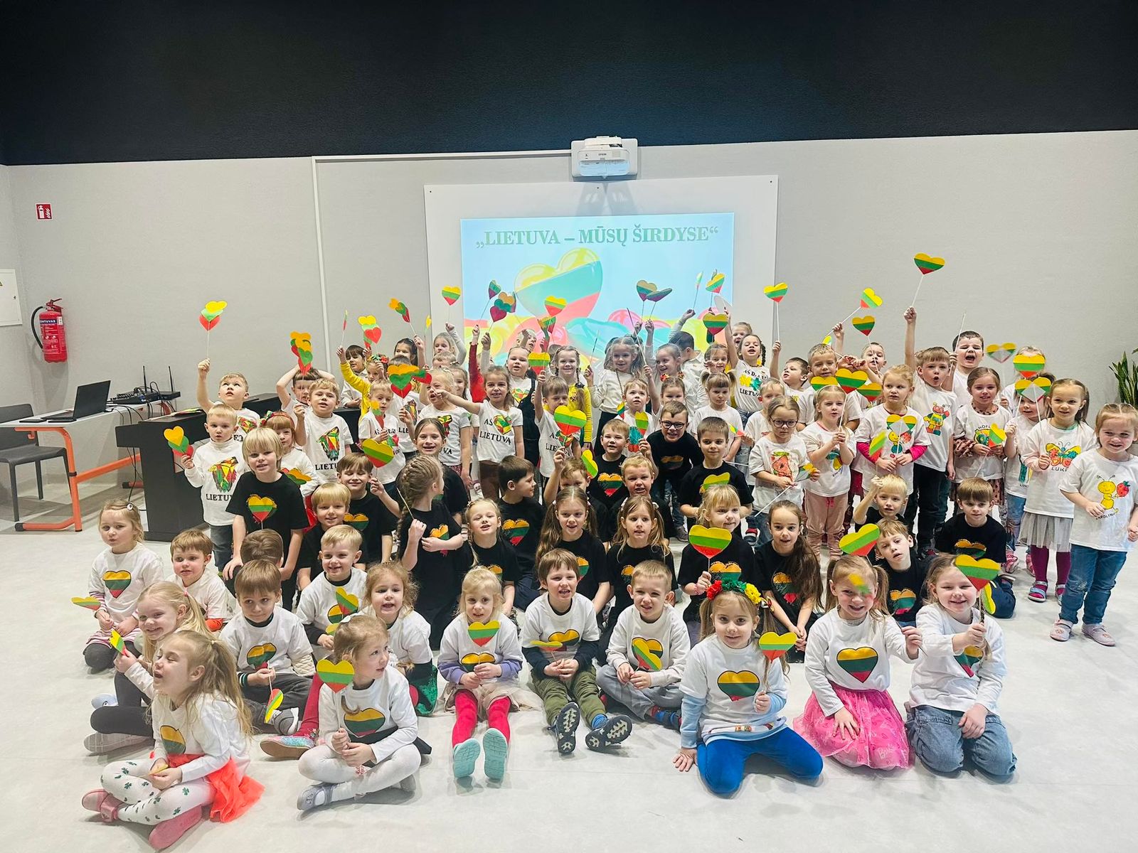 Vasario 16-osis šventinis rytmetys „Lietuva mūsų širdyse”